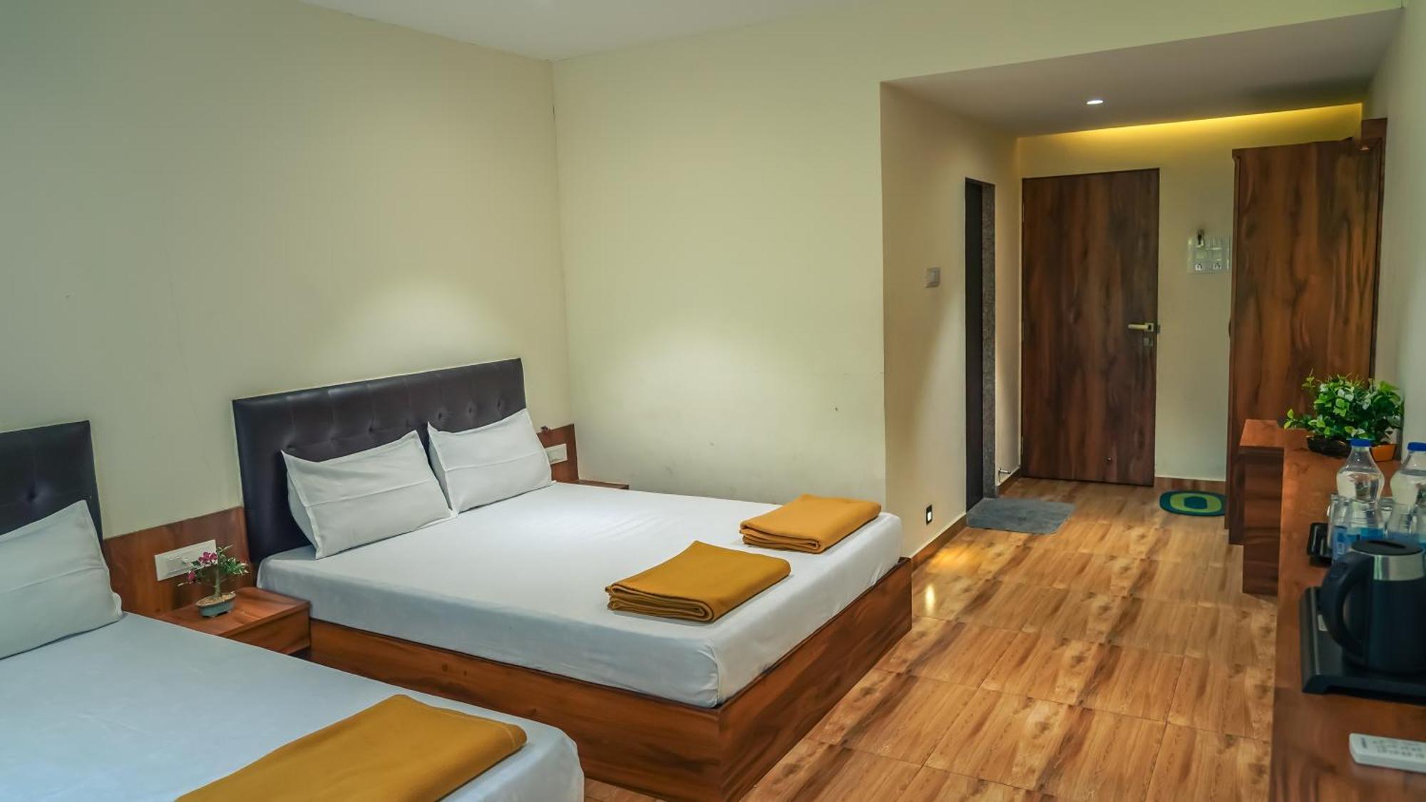 Whispering Peepul Resort Badlapur Ngoại thất bức ảnh