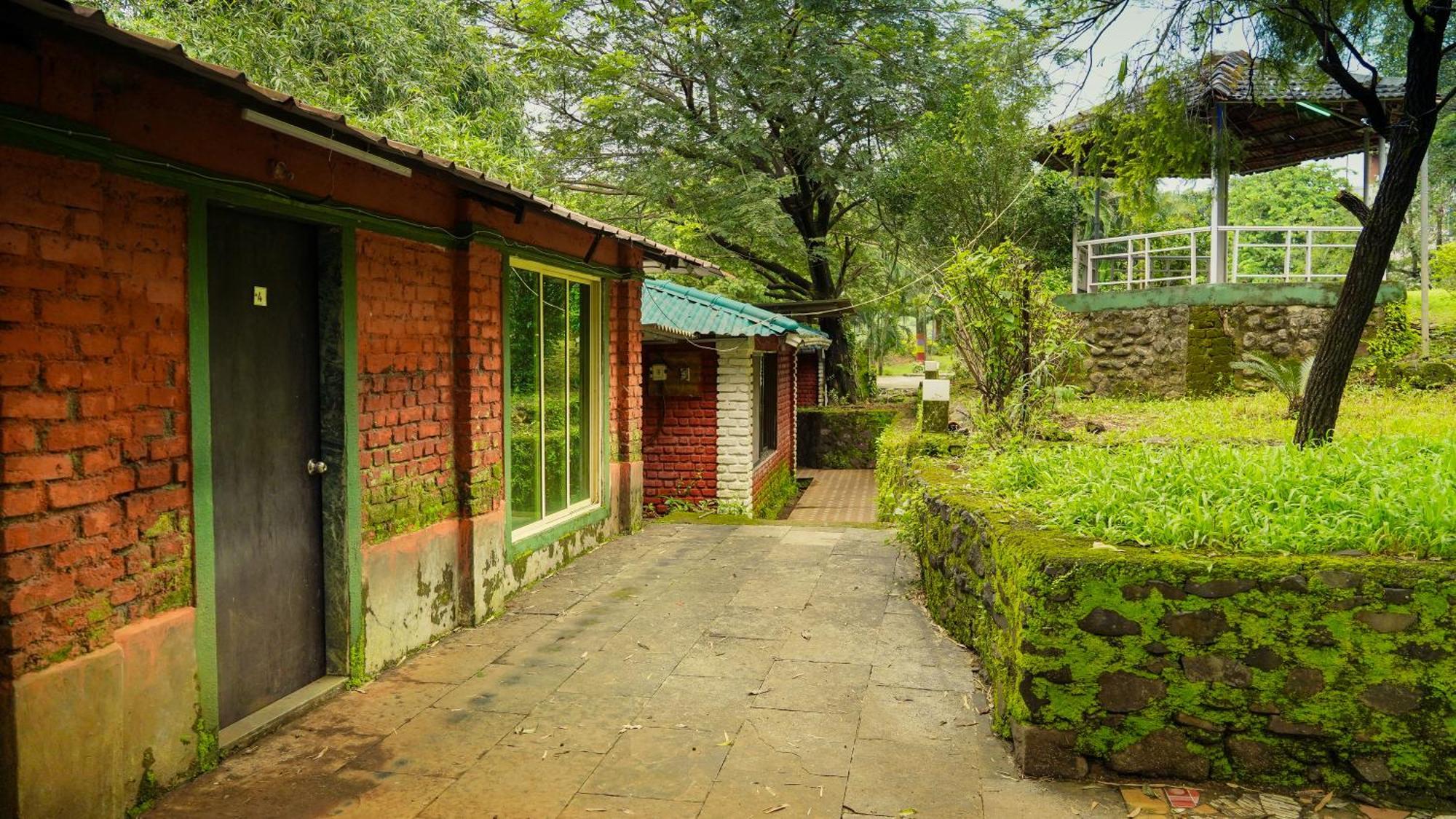 Whispering Peepul Resort Badlapur Ngoại thất bức ảnh