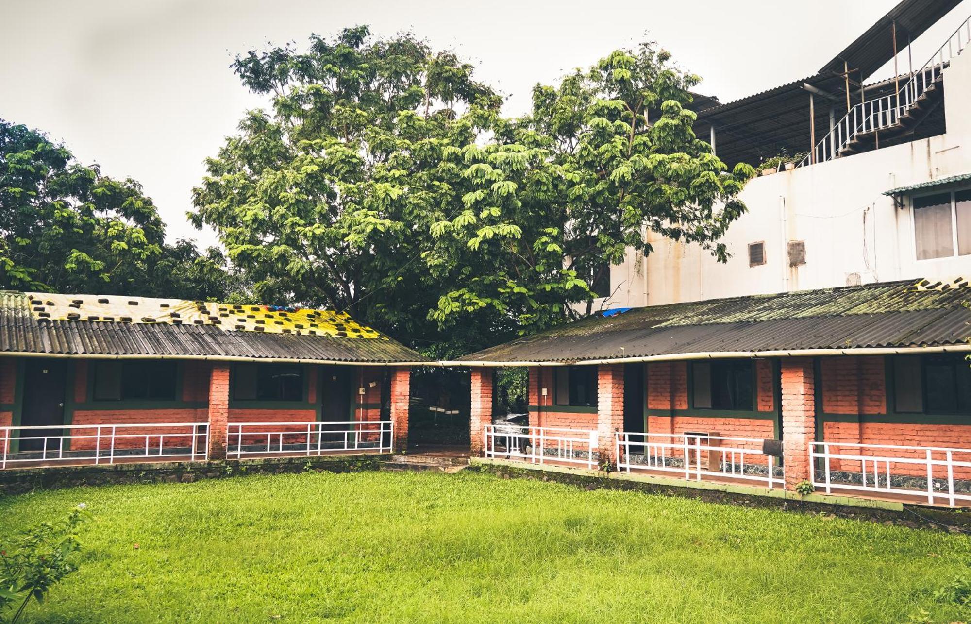 Whispering Peepul Resort Badlapur Ngoại thất bức ảnh