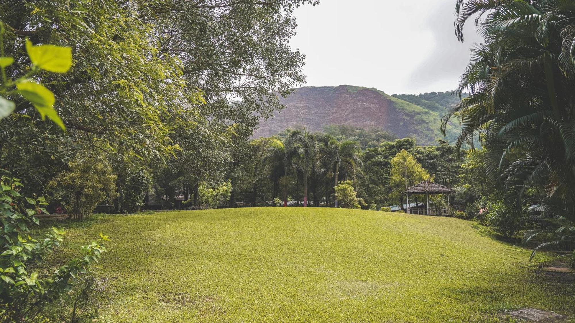 Whispering Peepul Resort Badlapur Ngoại thất bức ảnh